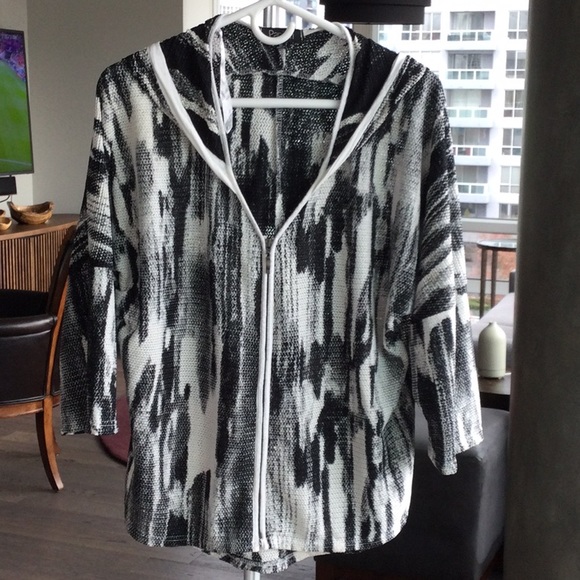 Papillon light summer hoodie. - Picture 1 of 8